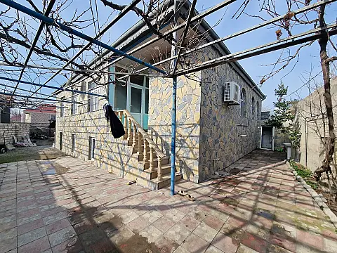 Satılır 4 otaqlı həyət evi 147 m²