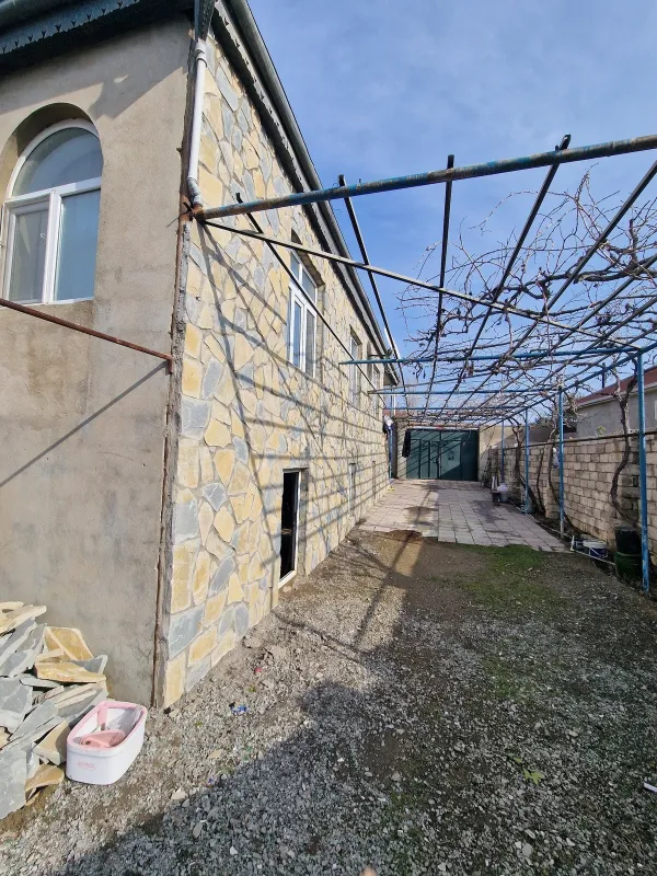 Satılır 4 otaqlı həyət evi 147 m²