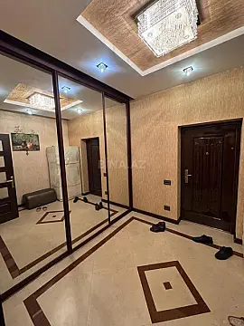 Satılır 4 otaqlı mənzil 210 m²