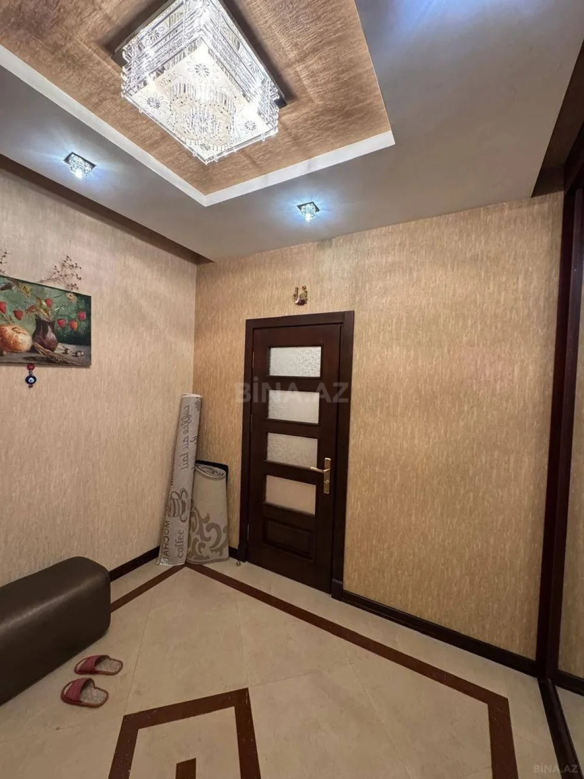 Satılır 4 otaqlı mənzil 210 m²
