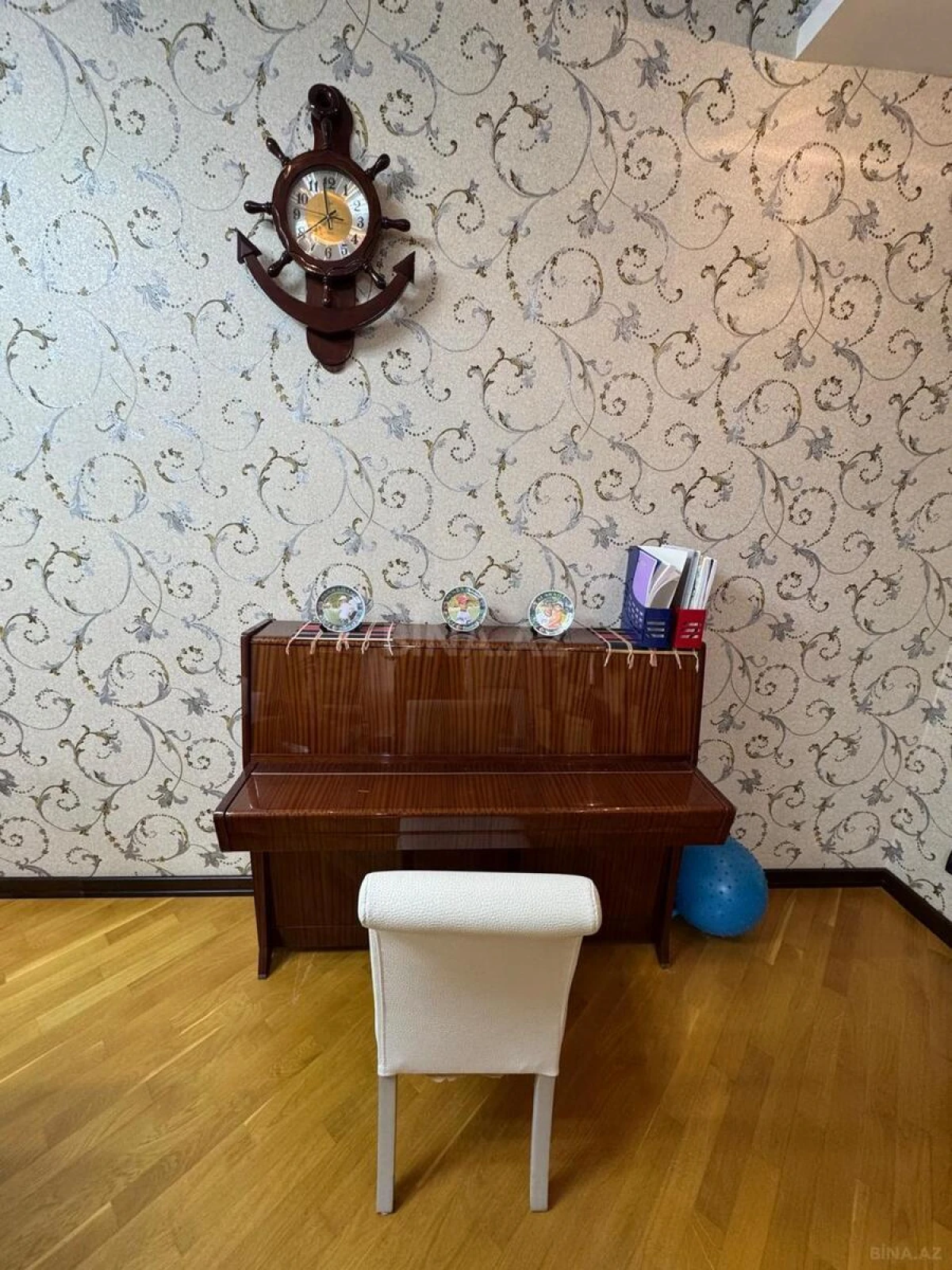 Satılır 4 otaqlı mənzil 210 m²