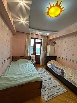 Satılır 4 otaqlı mənzil 210 m²
