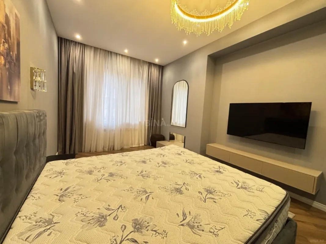 Kirayə verilir 3 otaqlı mənzil 140 m²