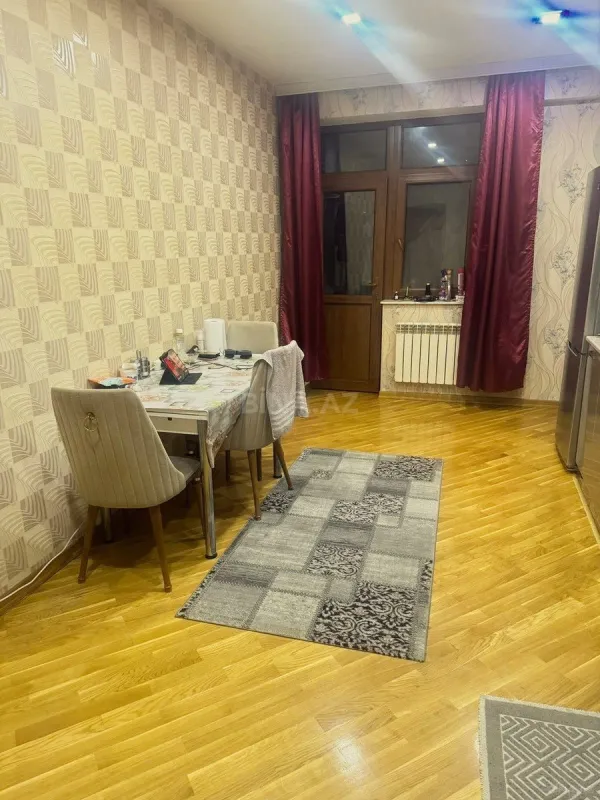 Satılır 3 otaqlı mənzil 98 m²