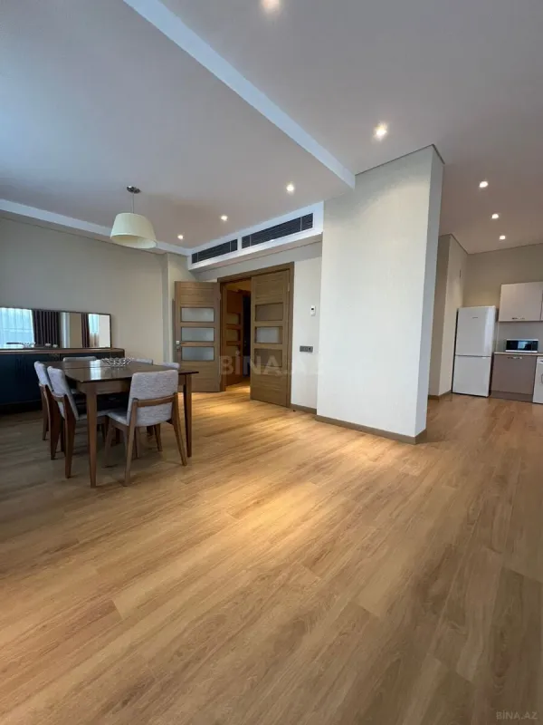 Kirayə verilir 4 otaqlı mənzil 230 m²