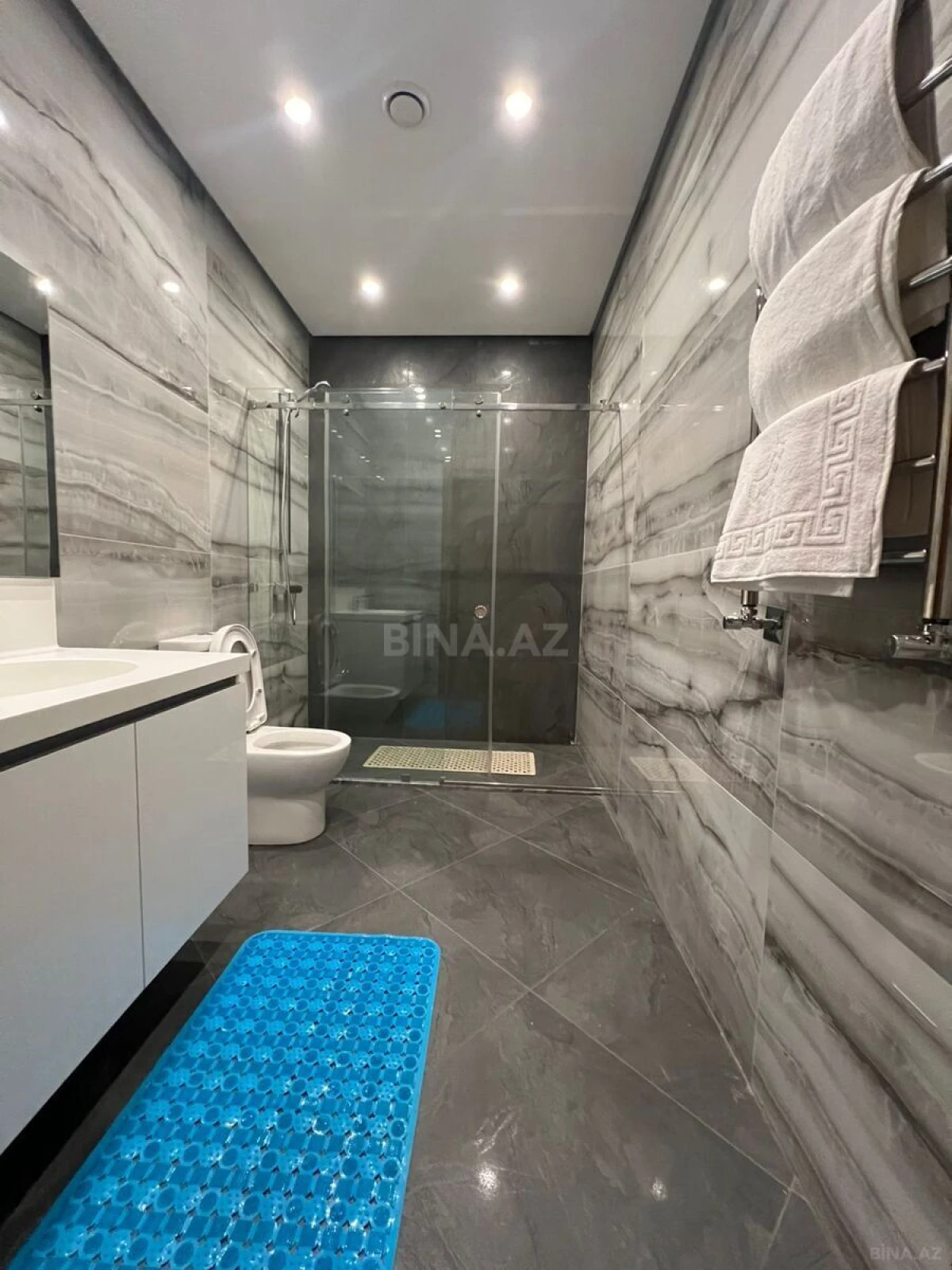 Kirayə verilir 4 otaqlı mənzil 230 m²