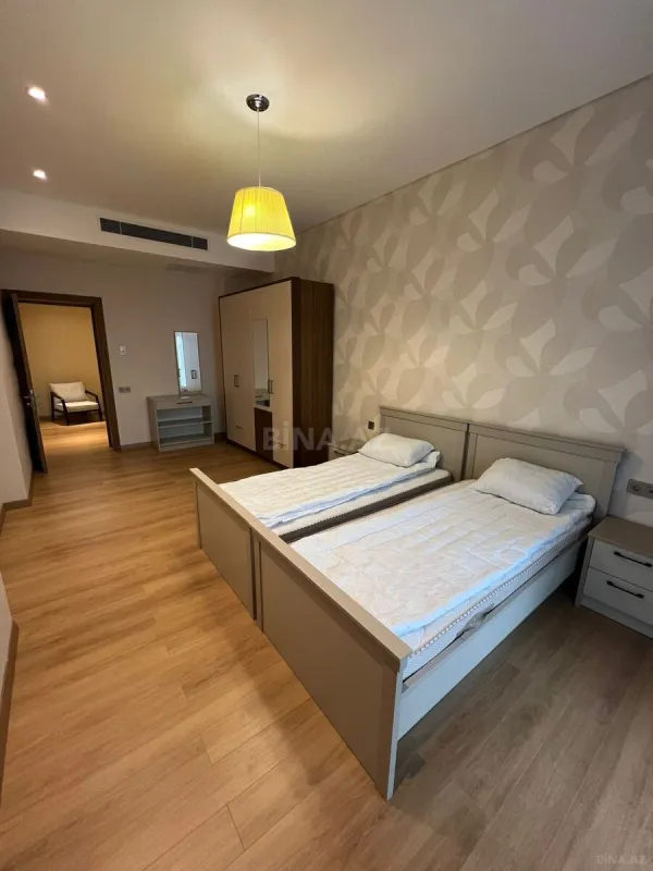 Kirayə verilir 4 otaqlı mənzil 230 m²