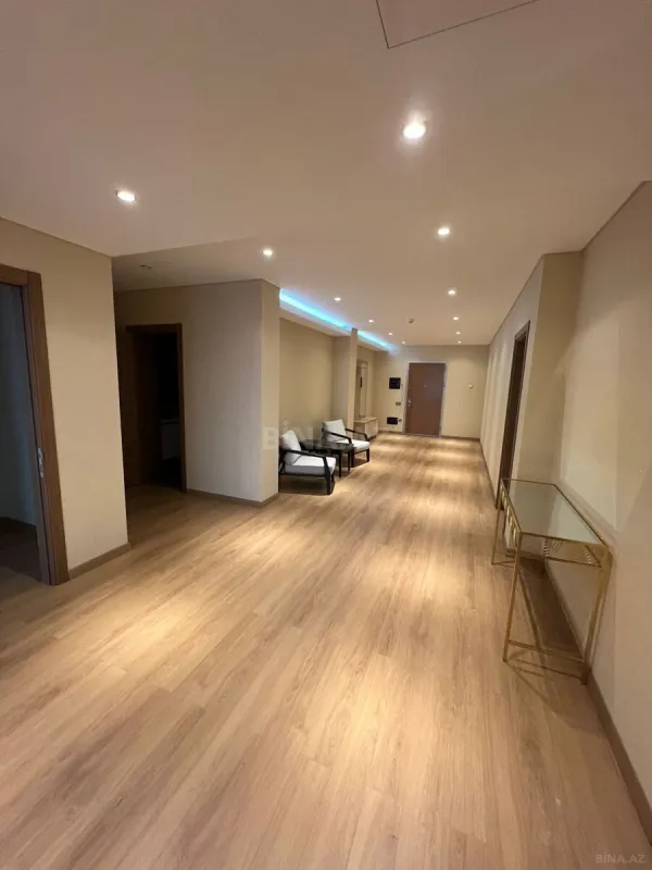 Kirayə verilir 4 otaqlı mənzil 230 m²