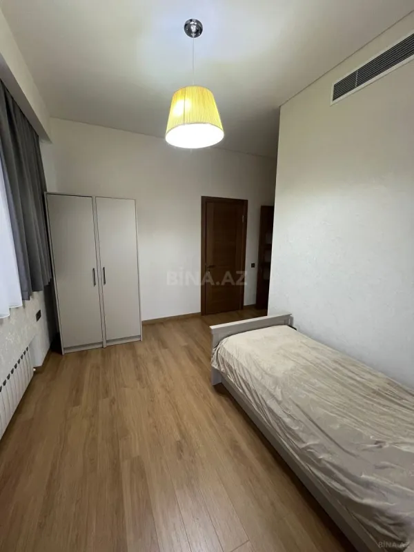 Kirayə verilir 4 otaqlı mənzil 230 m²