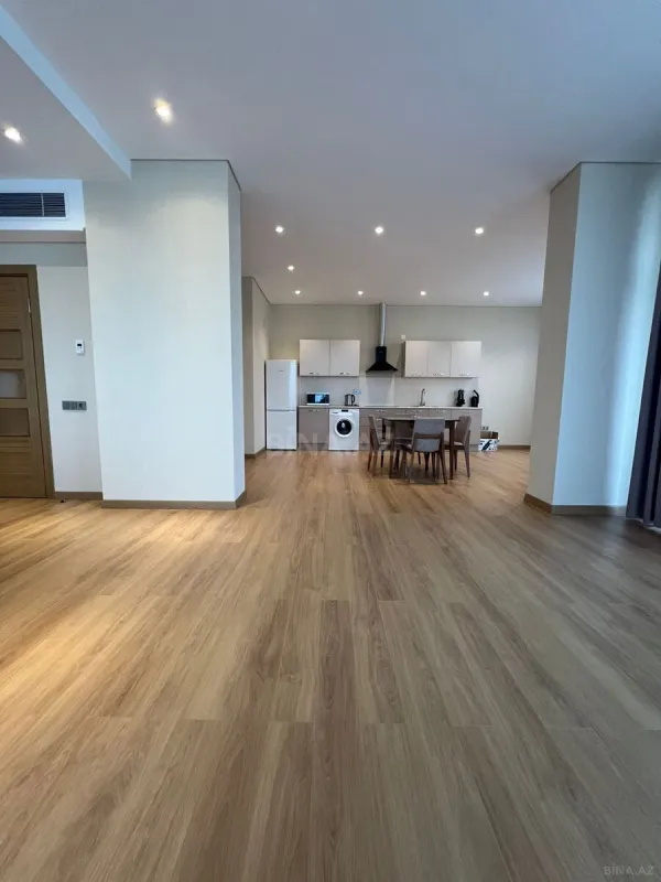 Kirayə verilir 4 otaqlı mənzil 230 m²