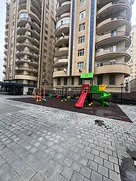 Kirayə verilir 4 otaqlı mənzil 230 m²