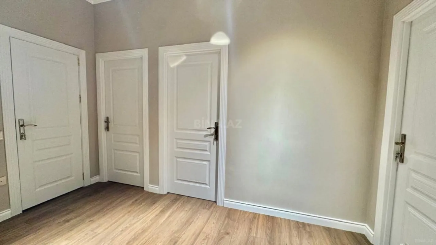 Satılır 2 otaqlı mənzil 77 m²