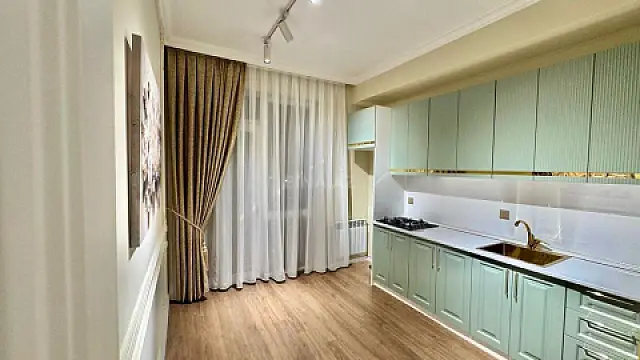 Satılır 2 otaqlı mənzil 77 m²