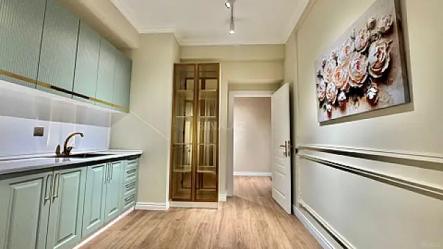 Satılır 2 otaqlı mənzil 77 m²