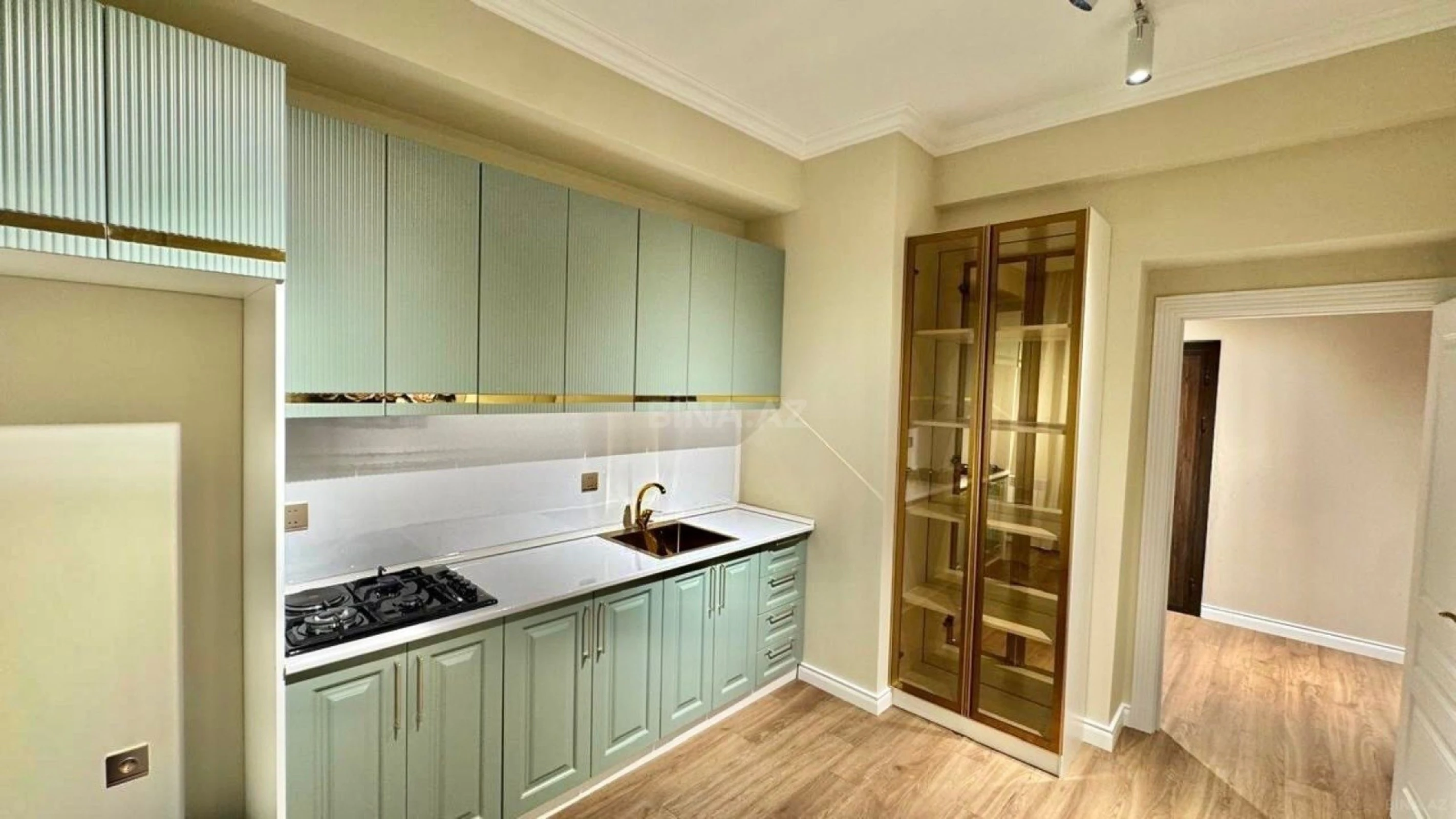 Satılır 2 otaqlı mənzil 77 m²