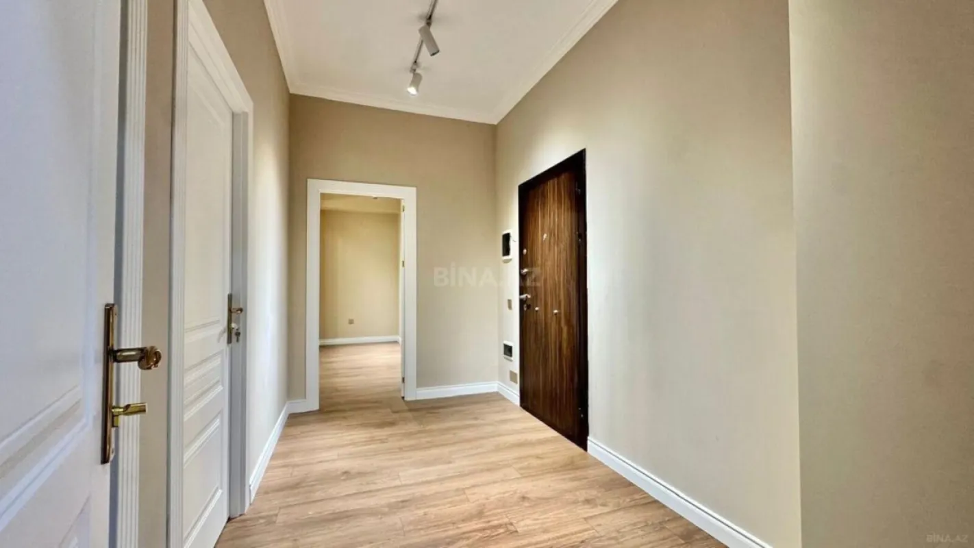 Satılır 2 otaqlı mənzil 77 m²