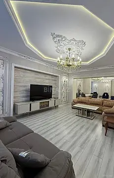 Satılır 4 otaqlı mənzil 230 m²
