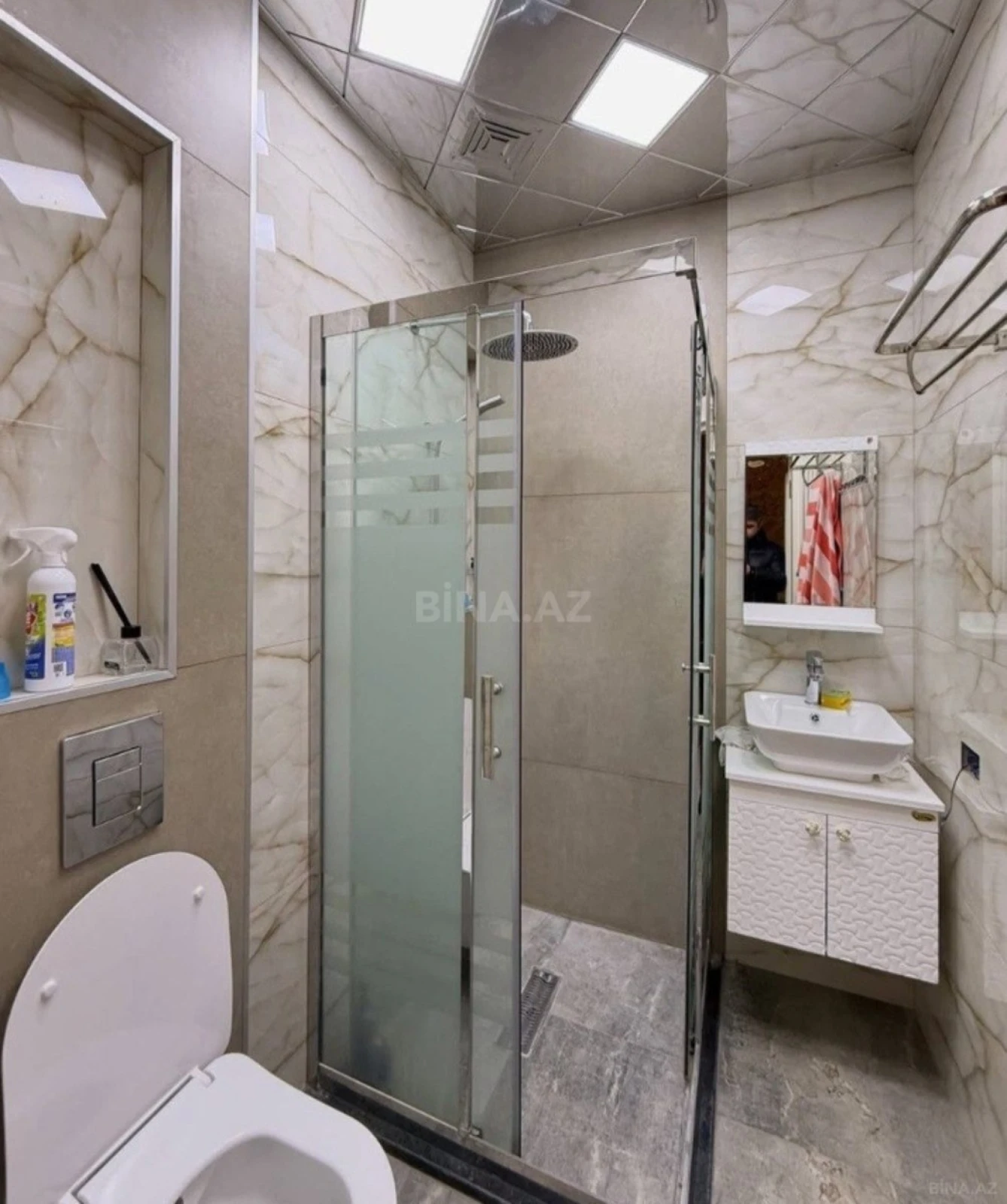Satılır 4 otaqlı mənzil 230 m²