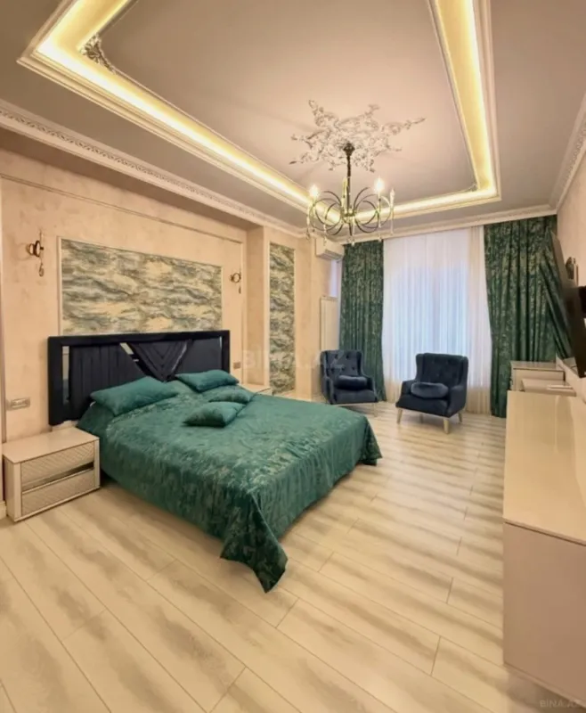 Satılır 4 otaqlı mənzil 230 m²