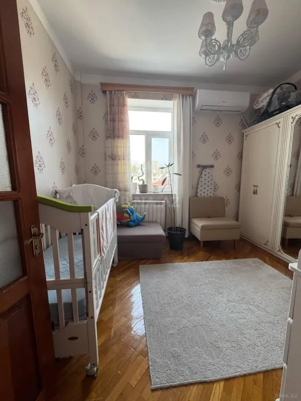 Satılır 3 otaqlı mənzil 95 m²