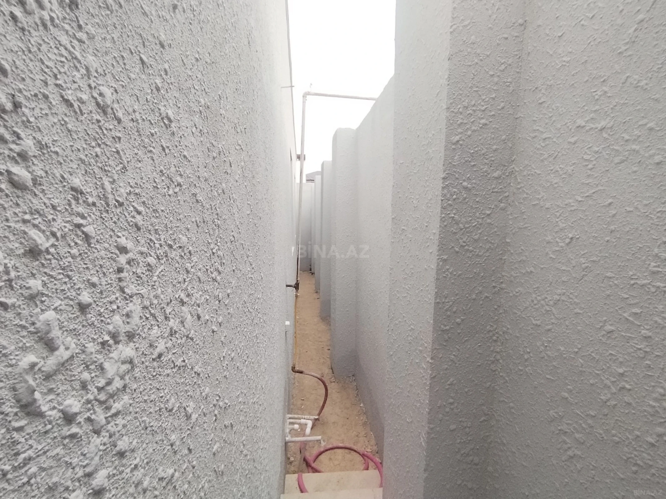 Satılır 5 otaqlı həyət evi 100 m²