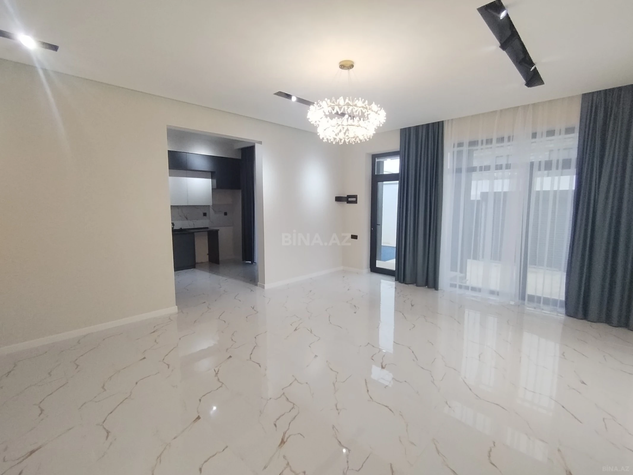 Satılır 5 otaqlı həyət evi 100 m²