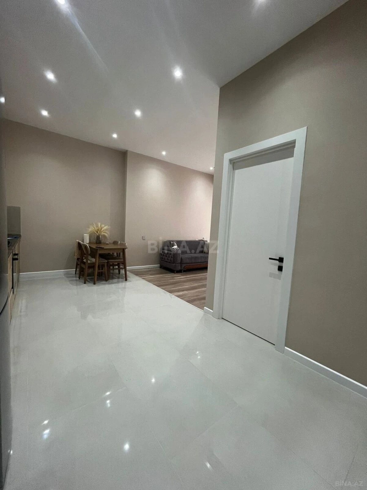 Satılır 2 otaqlı mənzil 72 m²