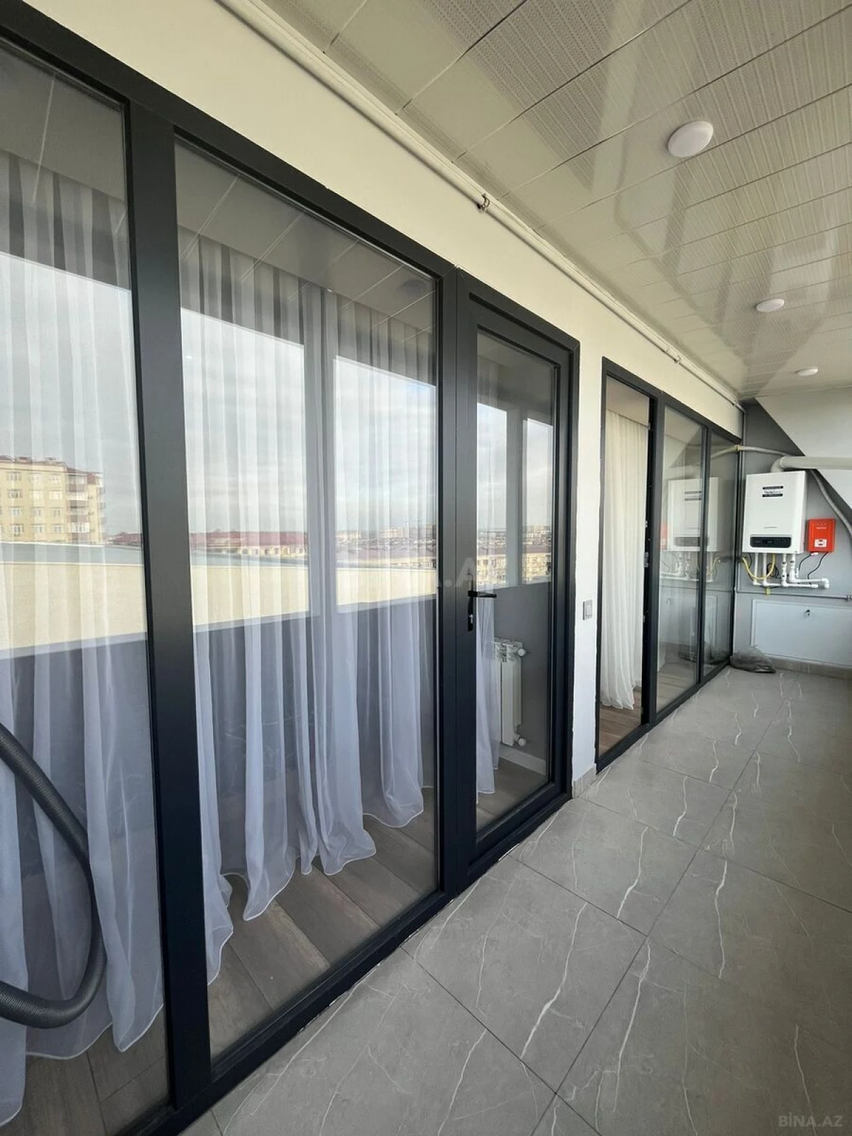 Satılır 2 otaqlı mənzil 72 m²