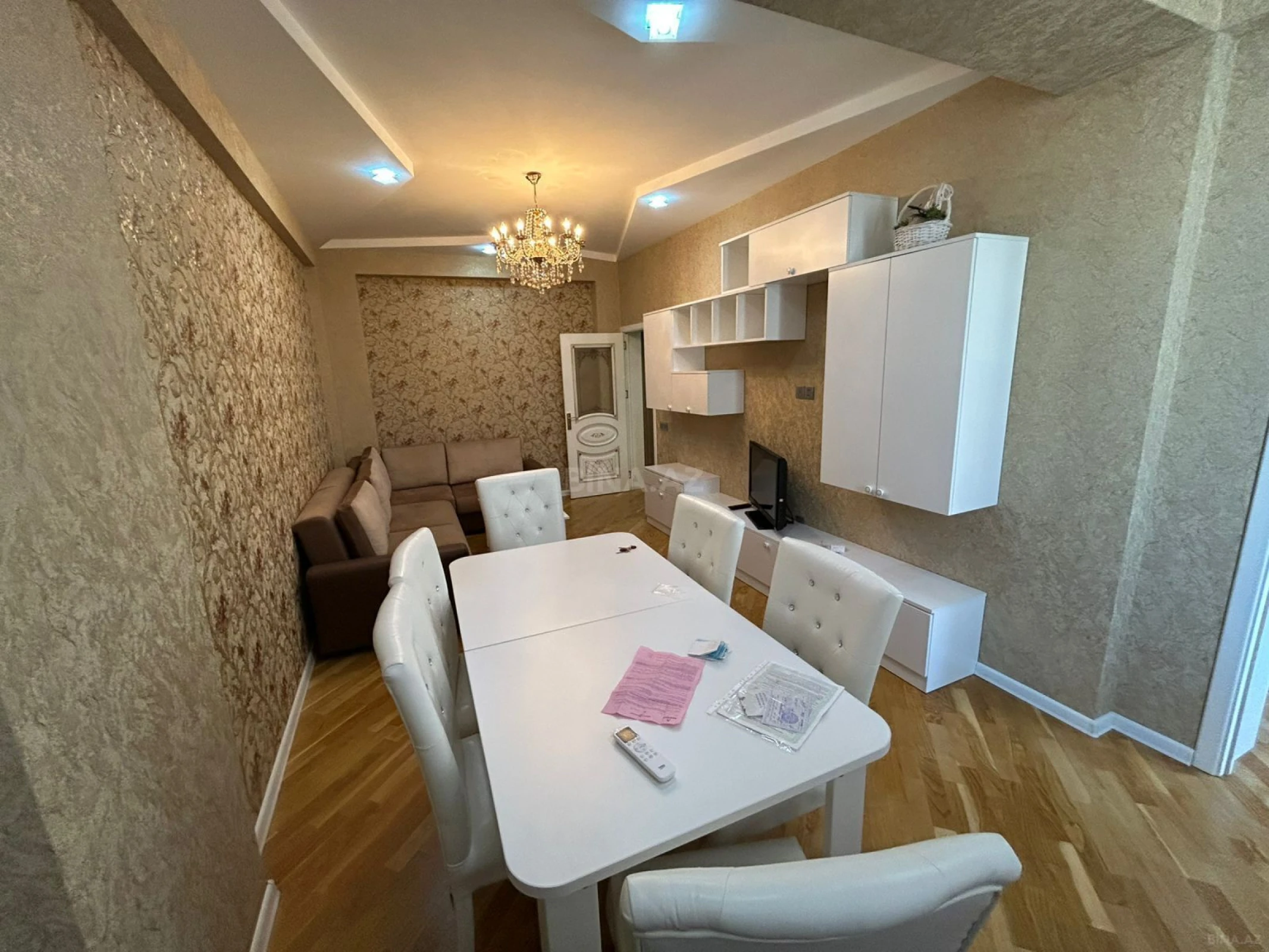 Kirayə verilir 2 otaqlı mənzil 60 m²