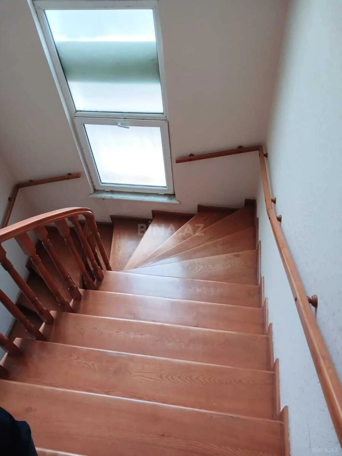 Satılır 6 otaqlı həyət evi 300 m²