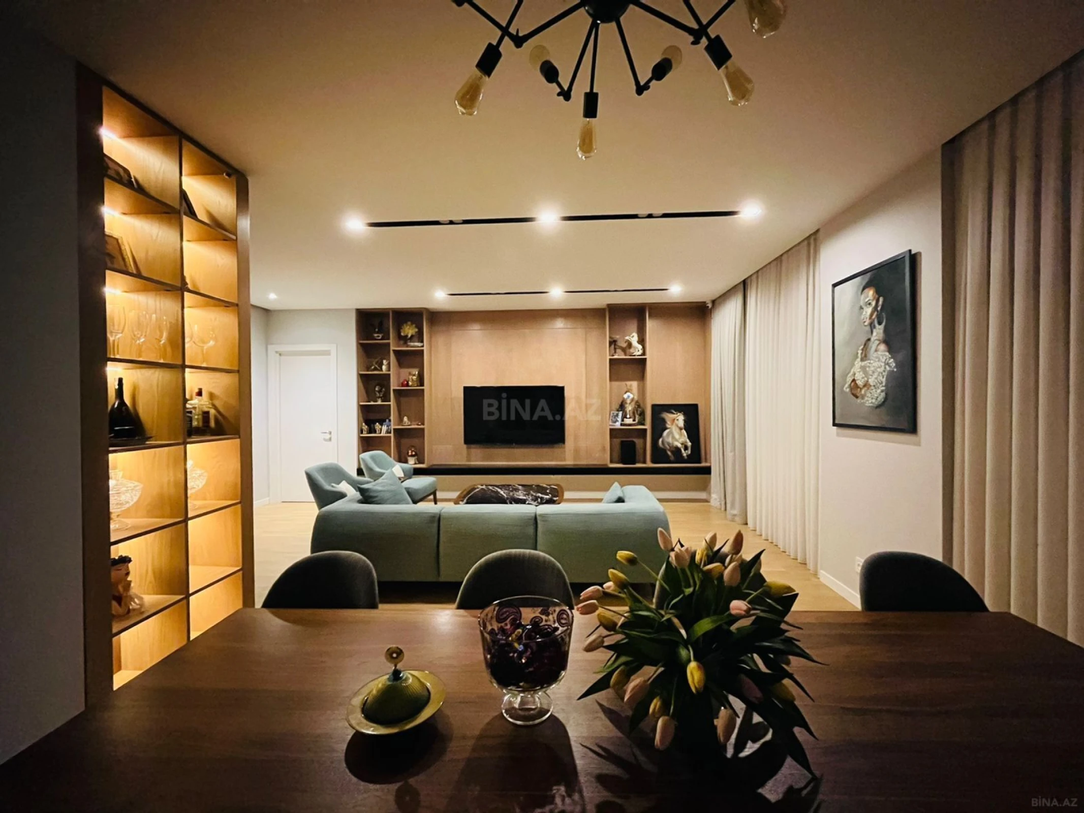 Satılır 3 otaqlı mənzil 148 m²