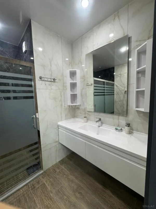 Kirayə verilir 3 otaqlı mənzil 140 m²