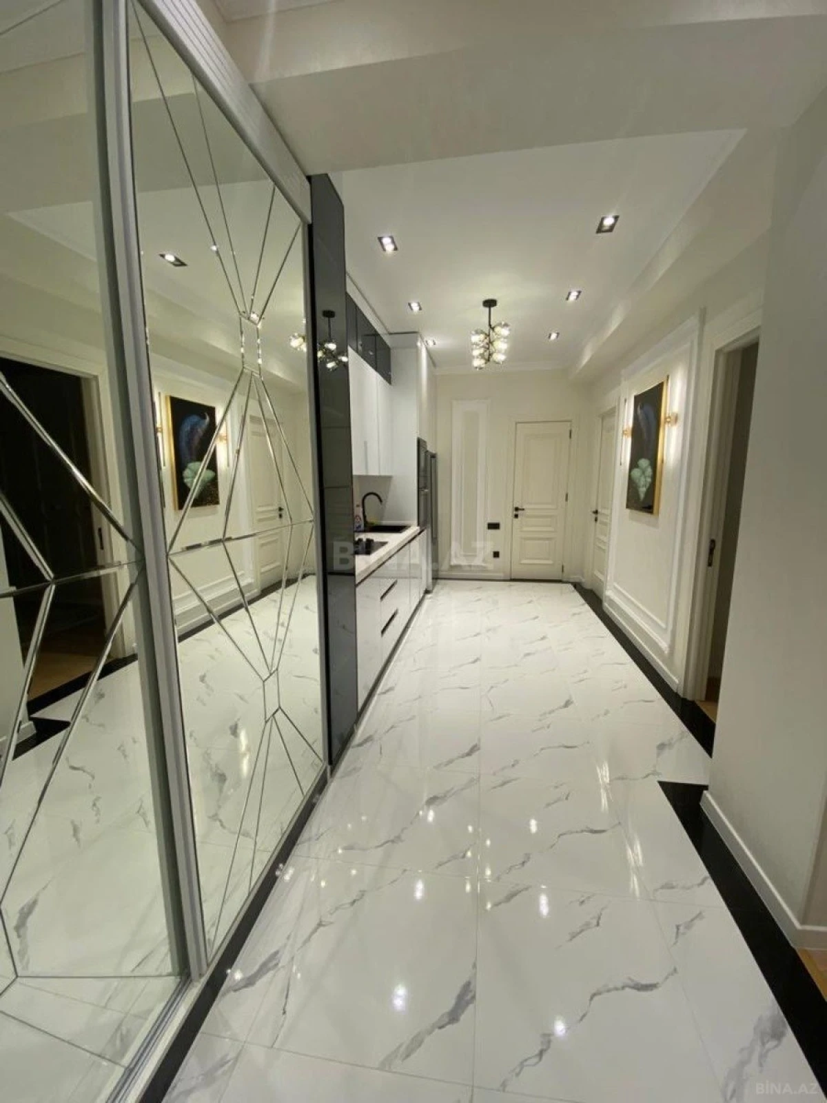 Satılır 3 otaqlı mənzil 97 m²