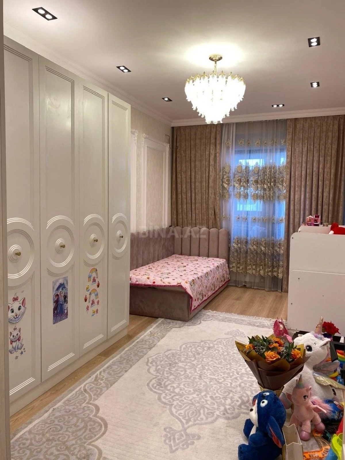 Satılır 3 otaqlı mənzil 97 m²