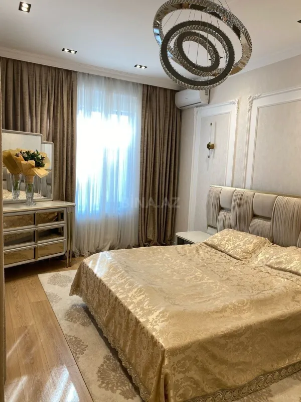 Satılır 3 otaqlı mənzil 97 m²