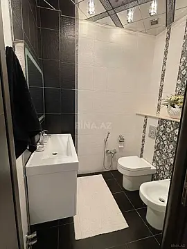 Satılır 4 otaqlı mənzil 230 m²