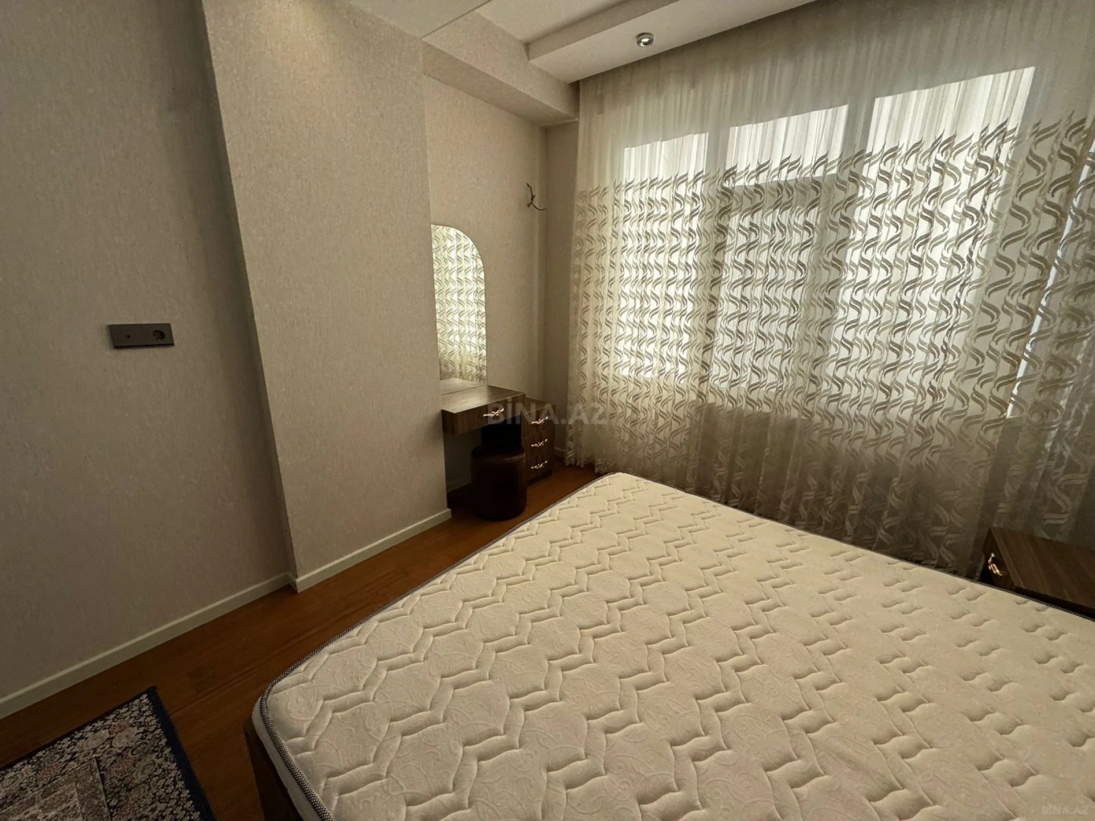 Kirayə verilir 2 otaqlı mənzil 100 m²