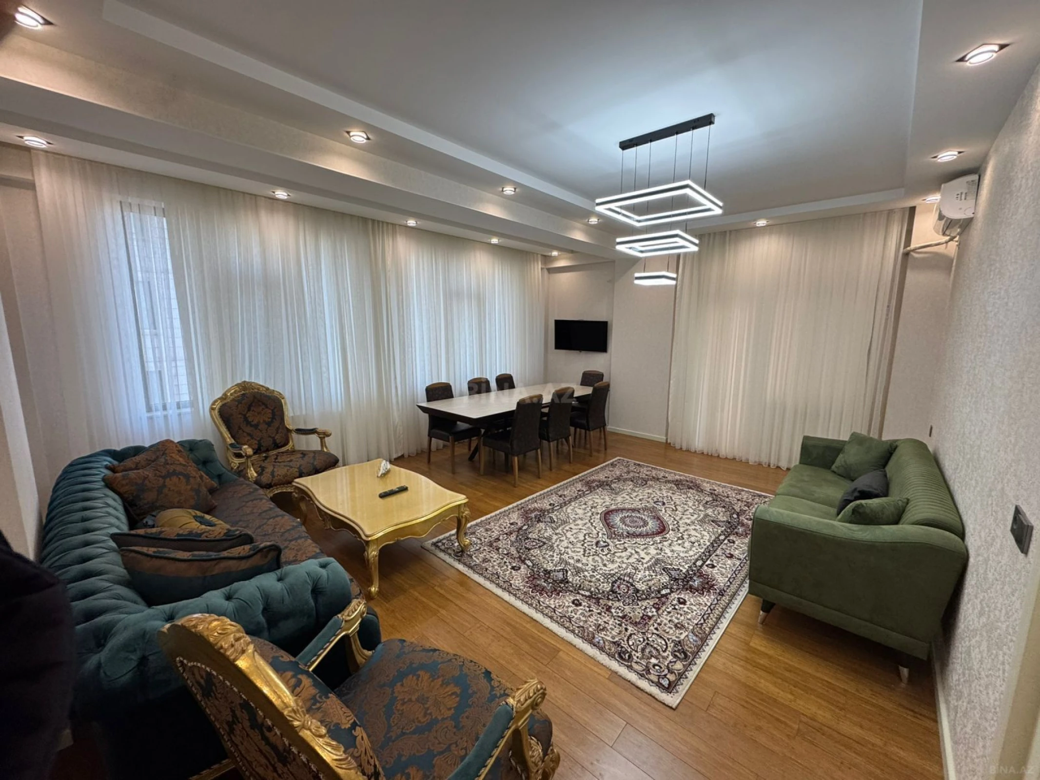 Kirayə verilir 2 otaqlı mənzil 100 m²