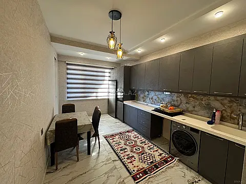 Kirayə verilir 2 otaqlı mənzil 100 m²