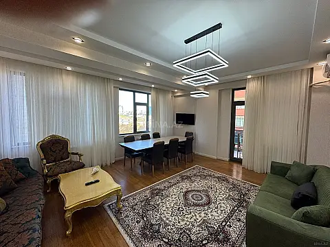 Kirayə verilir 2 otaqlı mənzil 100 m²
