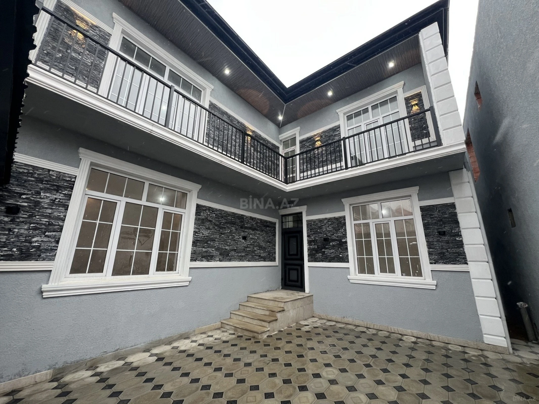 Satılır 5 otaqlı həyət evi 150 m²