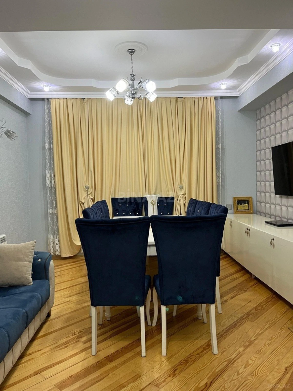 Satılır 3 otaqlı mənzil 130 m²