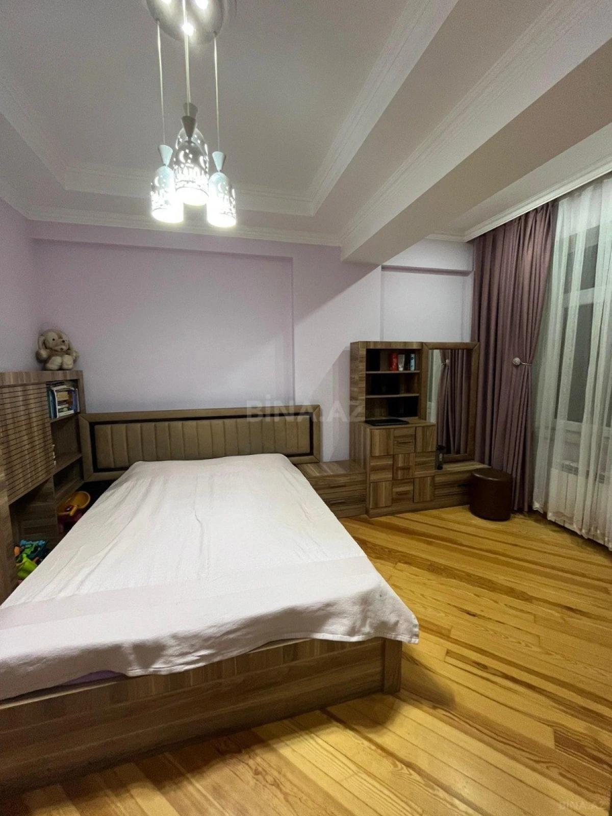 Satılır 3 otaqlı mənzil 130 m²