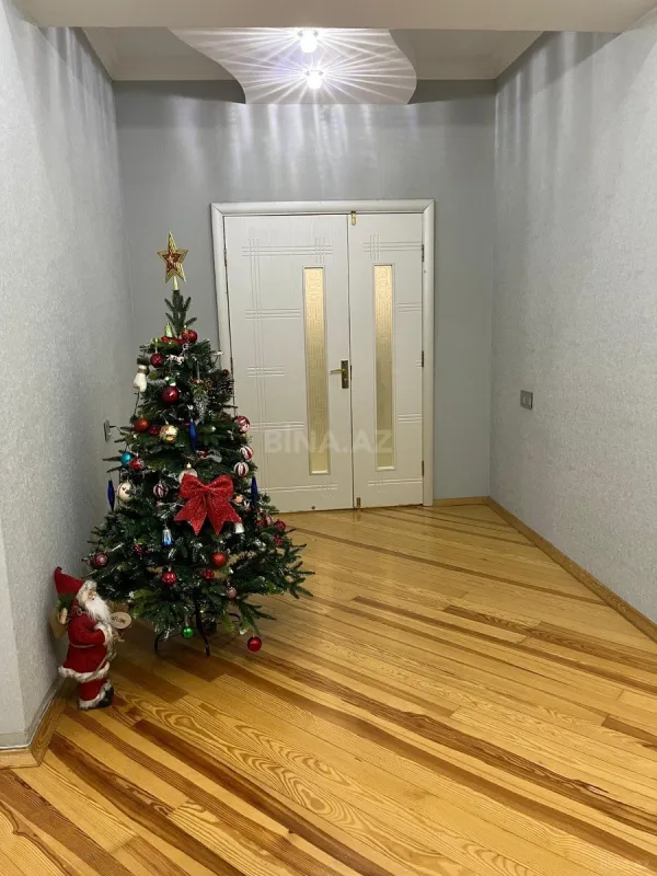 Satılır 3 otaqlı mənzil 130 m²