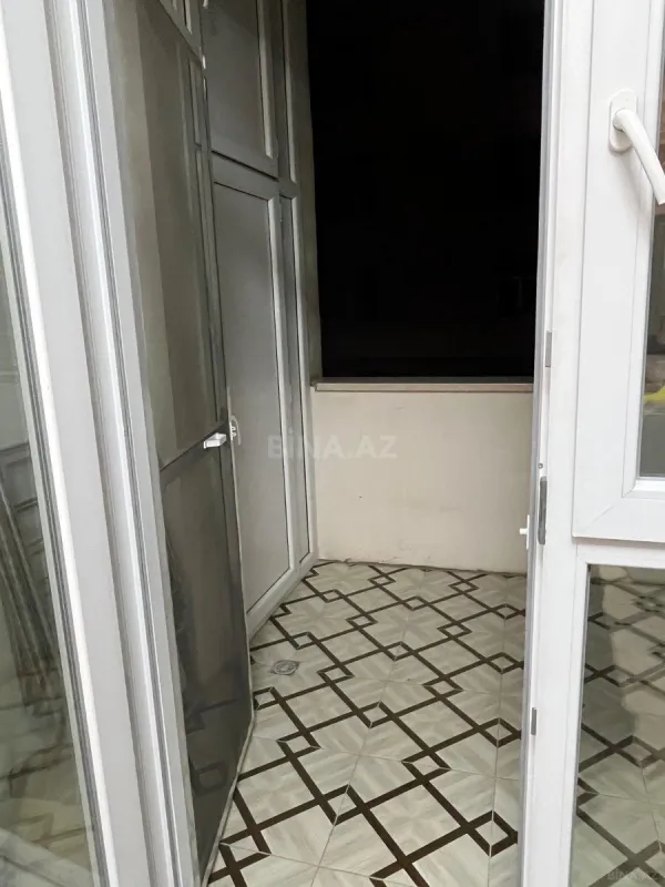Satılır 3 otaqlı mənzil 130 m²