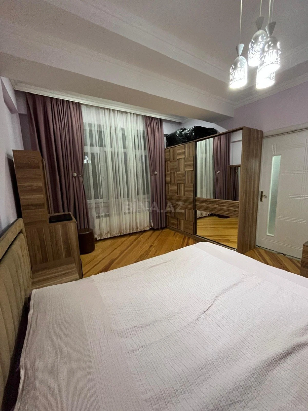 Satılır 3 otaqlı mənzil 130 m²