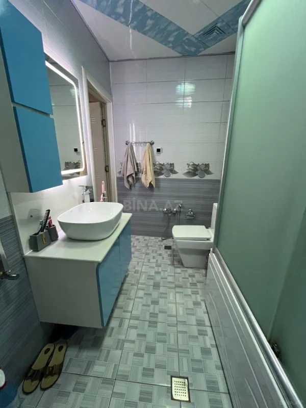 Satılır 3 otaqlı mənzil 130 m²