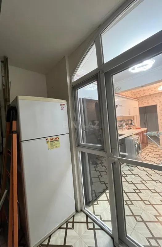 Satılır 3 otaqlı mənzil 130 m²