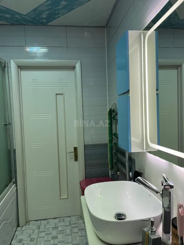 Satılır 3 otaqlı mənzil 130 m²