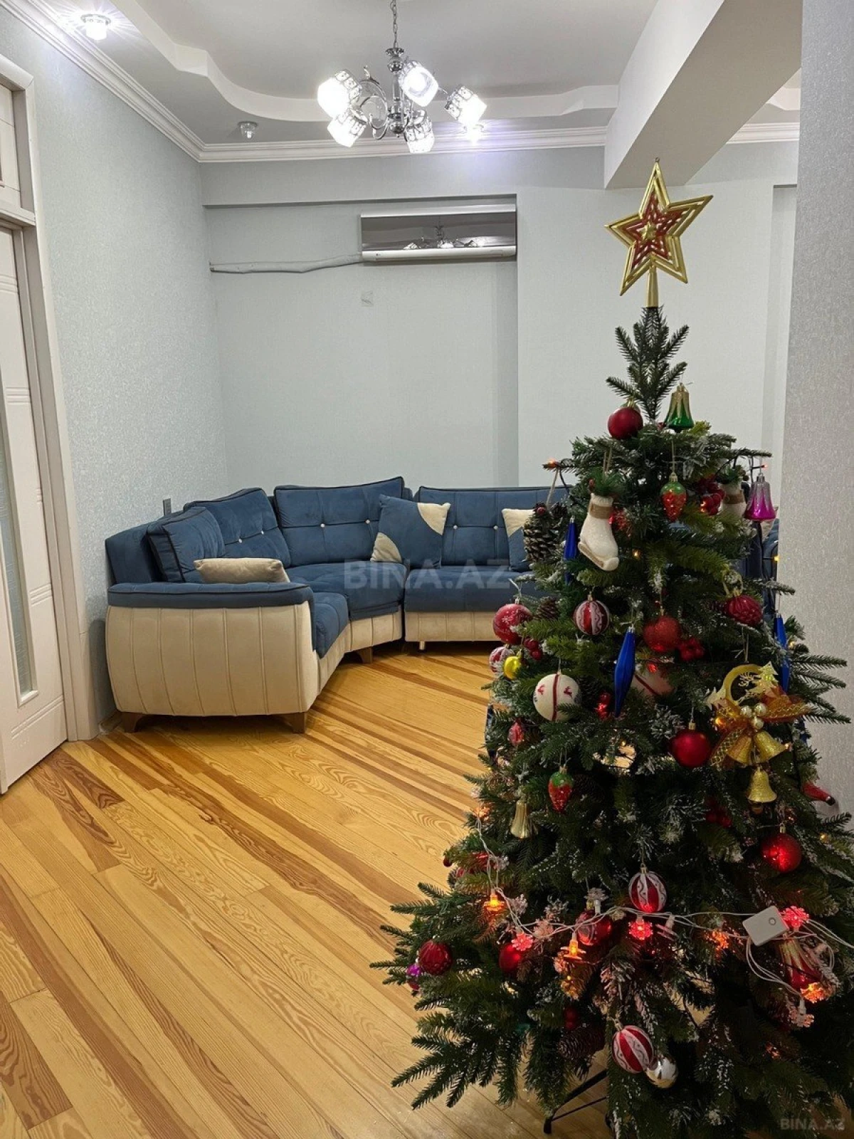 Satılır 3 otaqlı mənzil 130 m²